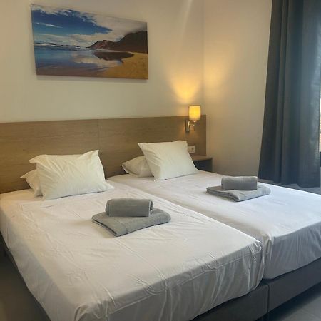 Stunning 2 Bedroom Seafront Apartment プエルト・デル・カルメン エクステリア 写真